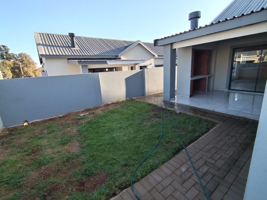 To Let 3 Bedroom Property for Rent in Melodie North West